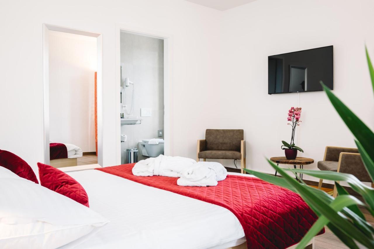 Hotel-Restaurant La Croix D'Or Ballaigues Екстер'єр фото