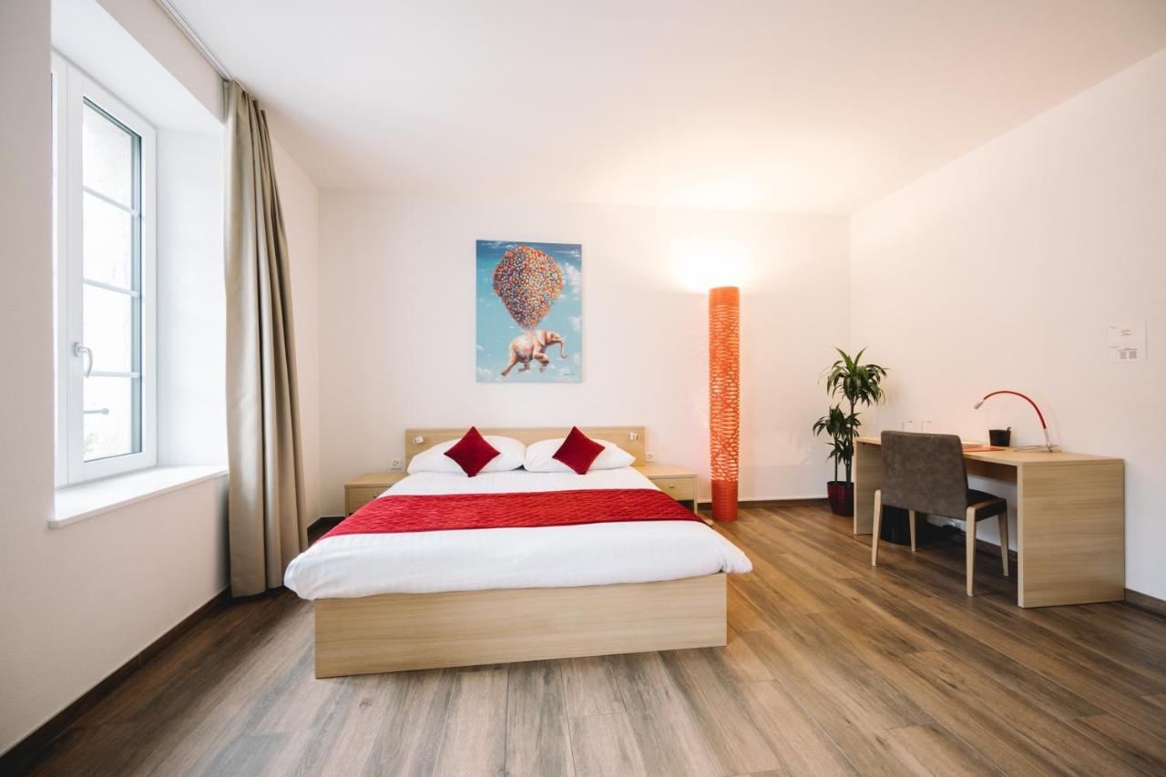 Hotel-Restaurant La Croix D'Or Ballaigues Екстер'єр фото